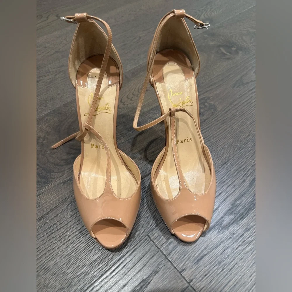 Christian Louboutin Senora Peep-Toe Sandals - Picture 7 of 7